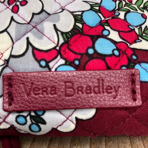 Vera Bradley crossbody rich maroon floral quilted - Picture 3 of 4
